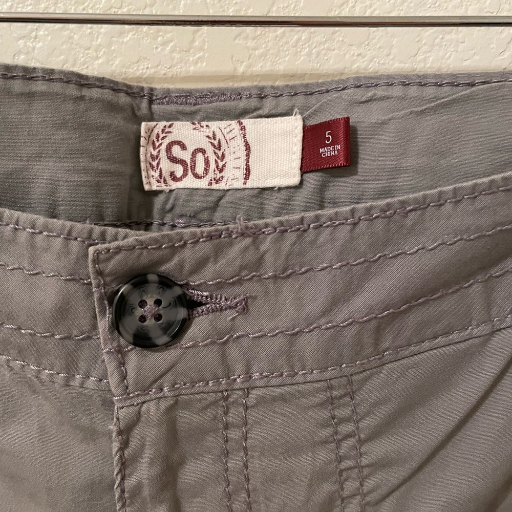SO Gray Capri Pants